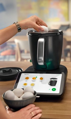 int_master-en_thermomix_tm7-launch_Functionality_Photos_Lifestyle_0726_9x16