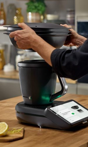 int_master-en_thermomix_tm7-launch_Functionality_Photos_Lifestyle_1223_9x16