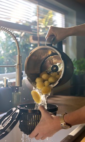 int_master-en_thermomix_tm7-launch_Functionality_Photos_Lifestyle_D6_0914_9x16